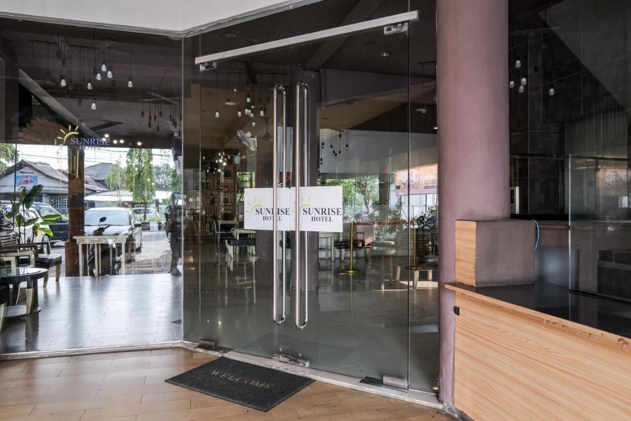 RedDoorz Plus at Sunrise Hotel Sanur Exterior foto