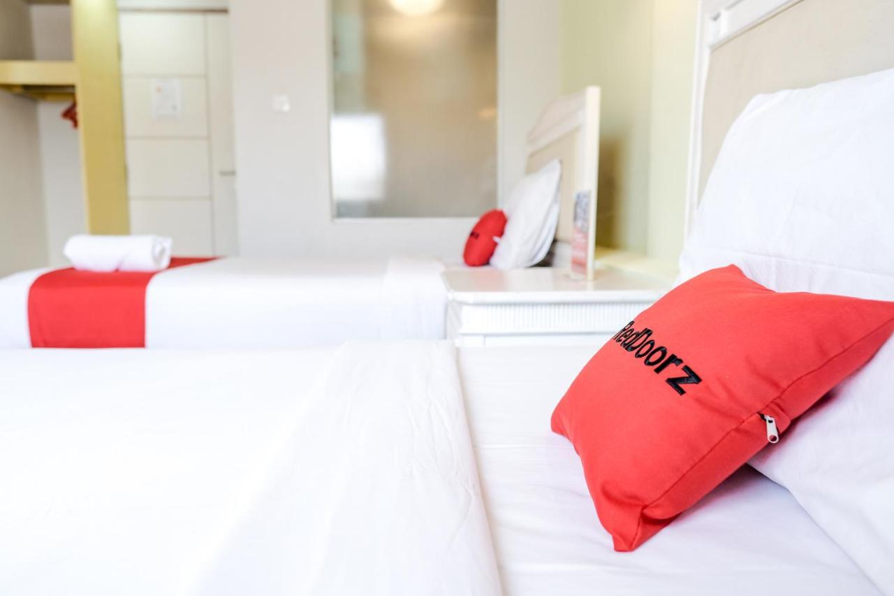 RedDoorz Plus at Sunrise Hotel Sanur Exterior foto